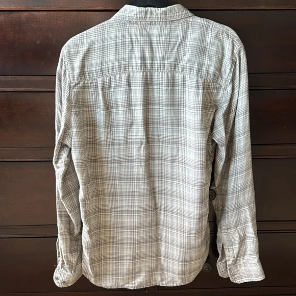 Kuhl Button Down Hiking Shirt Womens S Modal blend camping outdoors activewear - Picture 2 of 11